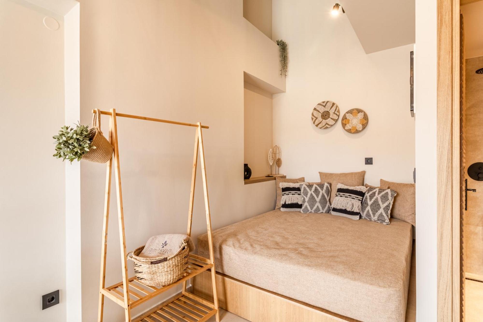 Adorno Private Suites Only Adults & Kids 12 Plus เนอาวรัสนา ภายนอก รูปภาพ